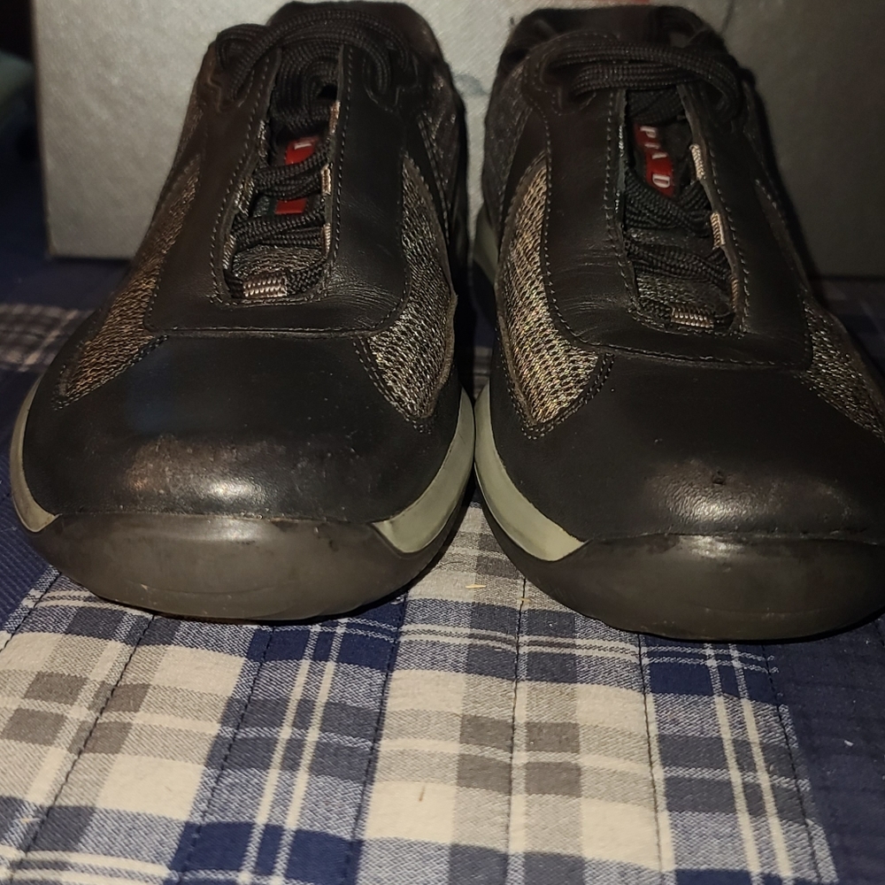 Pravda shoes